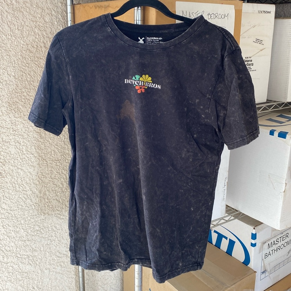 dutch bros unisex M shirt